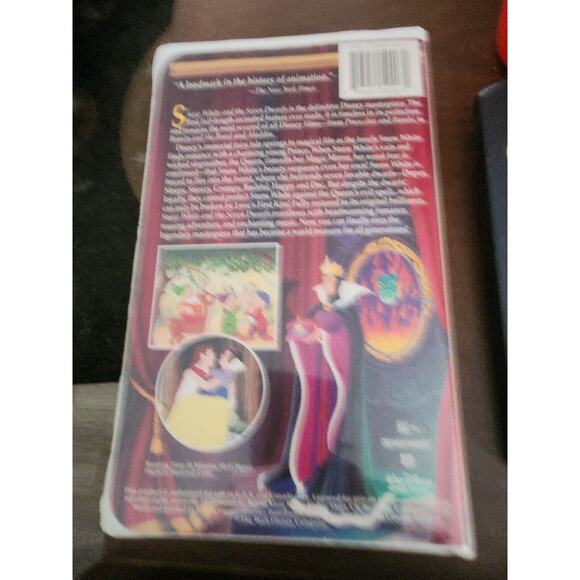 Snow White and the Seven Dwarfs (VHS, 1994) - Picture 2 of 4